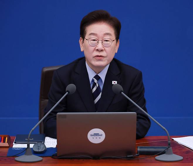 이재명 대통령이 13일 청와대에서 열린 국무회의에서 발언하고 있다. 연합뉴스