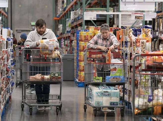 미국 노동부는 9월 소비자물가지수(CPI)가 전년 동월 대비 3.7% 상승했다고 밝혔다. 신화연합뉴스
