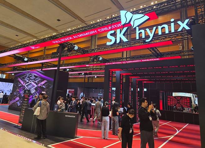 14일 서울 코엑스에서 열린 제28회 반도체대전(SEDEX 2026) SK하이닉스 부스. ⓒ데일리안 정진주 기자