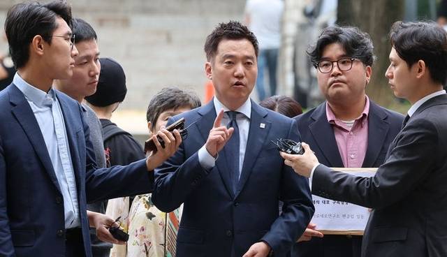 김세의(가운데) 가로세로연구소 대표. 뉴시스