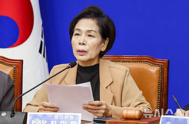 [서울=뉴시스] 정병혁 기자 = 최민희 더불어민주당 최고위원이 2일 서울 여의도 국회에서 열린 최고위원회의에서 발언하고 있다. 2026.10.02. jhope@newsis.com