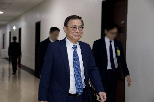 이종석 국가정보원장이 9월30일 국회 정보위 전체회의를 마친 뒤 회의장을 나서고 있다. ⓒ국회사진기자단