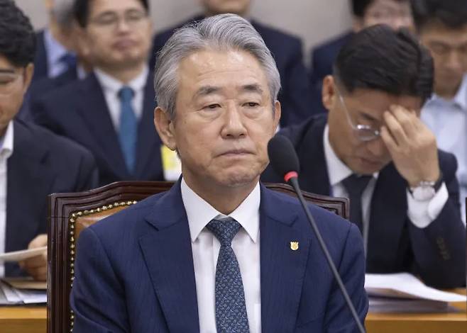 ▲16일 국회 농림축산식품해양수산위원회 국정감사에 출석한 강호동 농협중앙회장이 의원들의 질의를 듣고 있다. 연합뉴스