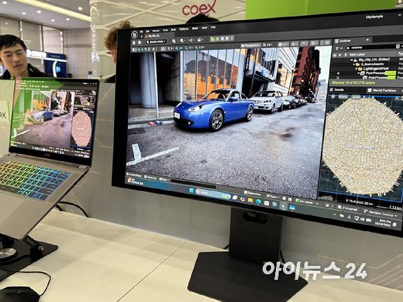 RTX 스파크 기반 노트북에서 언리얼 엔진 5로 구현한 대규모 3차원(3D) 도시 공간을 시연하고 있다. [사진=권서아 기자]