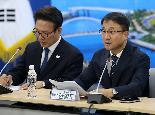 한병도 더불어민주당 원내대표가 16일 부산 동구 민주당 부산시당에서 열린 최고위원회에서 발언하고 있다. ⓒ연합뉴스