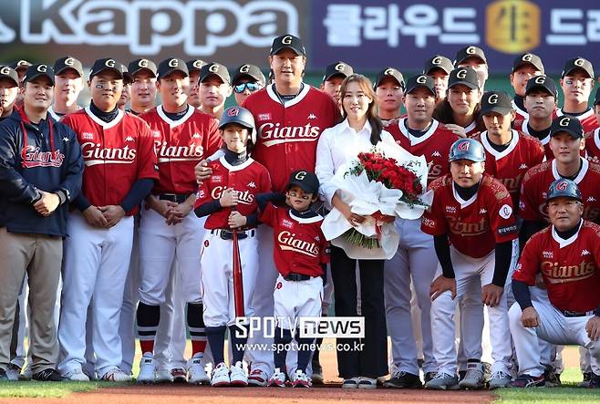 ▲ 언제쯤, 혹은 어떤 보직으로 사직구장에 다시 등장할지 관심을 모으고 있는 이대호 ⓒ곽혜미 기자