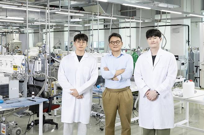 IBS 조현제 학생연구원·조문호 단장·민석영 박사후연구원(왼쪽부터) [IBS 제공. 재판매 및 DB 금지]