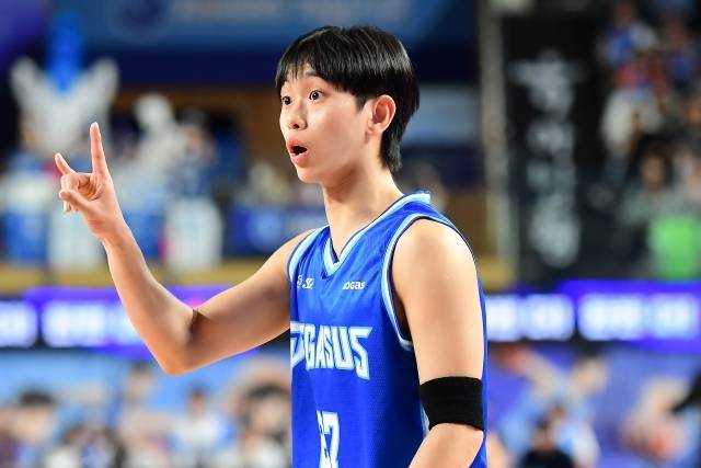 ‘슈퍼 루키’ 양우혁이 최고의 활약을 펼치며 3연승 주역이 됐다. 사진=KBL 제공