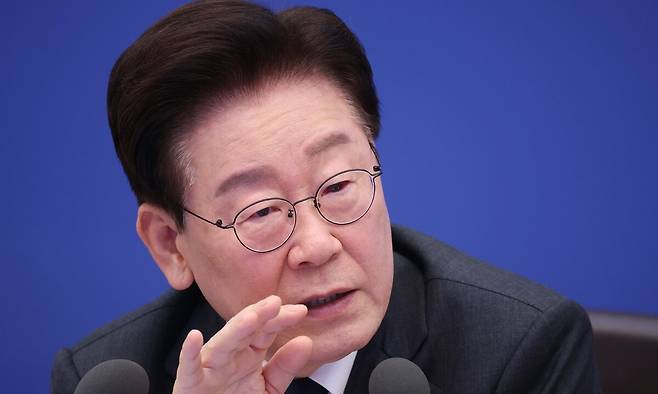 이재명 대통령이 6일 청와대에서 열린 국무회의에서 발언하고 있다. 연합뉴스