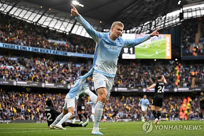 골세리머니를 펼치는 엘링 홀란 [AFP=연합뉴스. 재판매 및 DB 금지]