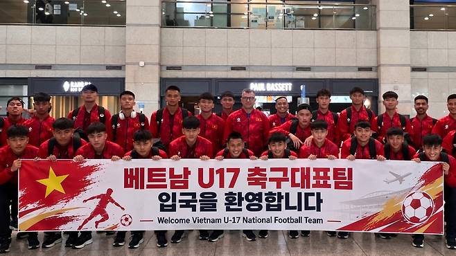 코리아풋볼파크에서 전지 훈련을 하는 베트남 17세 이하(U17) 축구대표팀. (디제이매니지먼트 제공. 재판매 및 DB 금지)
