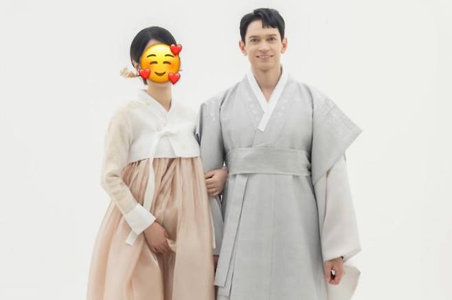 다니엘 린데만 영주증 인증 개인 SNS 자료사진