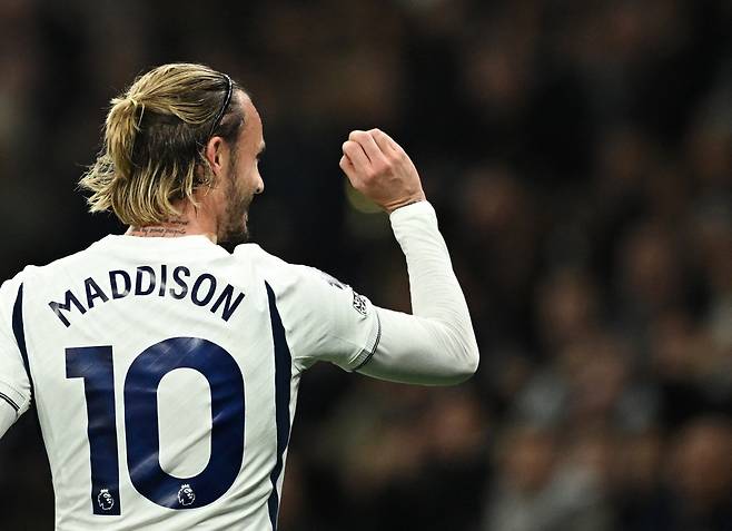 Soccer Football - Premier League - Tottenham Hotspur v Coventry City - Tottenham Hotspur Stadium, London, Britain - October 19, 2026 Tottenham Hotspur's James Maddison celebrates scoring their first goal REUTERS/Dylan Martinez EDITORIAL USE ONLY. NO USE WITH UNAUTHORIZED AUDIO, VIDEO, DATA, FIXTURE LISTS, CLUB/LEAGUE LOGOS OR 'LIVE' SERVICES. ONLINE IN-MATCH USE LIMITED TO 120 IMAGES, NO VIDEO EMULATION. NO USE IN BETTING, GAMES OR SINGLE CLUB/LEAGUE/PLAYER PUBLICATIONS. PLEASE CONTACT YOUR ACCOUNT REPRESENTATIVE FOR FURTHER DETAILS..

<저작권자(c) 연합뉴스, 무단 전재-재배포, AI 학습 및 활용 금지>