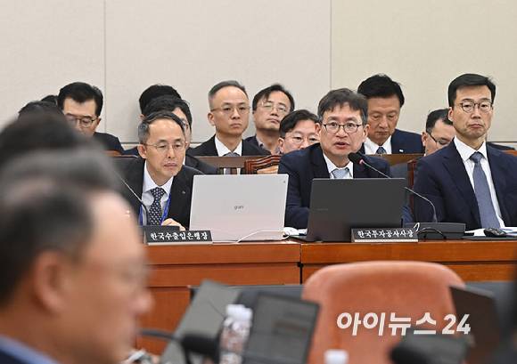 박일영 한국투자공사 사장이 20일 서울 여의도 국회에서 열린 재정경제기획위원회 국정감사(한국수출입은행 등) 국정감사에서 질의에 답변하고 있다. [사진=곽영래 기자]