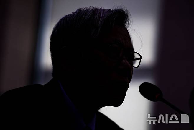 [서울=뉴시스] 정병혁 기자 = 유홍준 국립중앙박물관장이 19일 서울 여의도 국회에서 열린 문화체육관광위원회의 문화체육관광부 산하 공공기관 및 유관기관 국정감사에서 질문에 답하고 있다. 2026.10.19. jhope@newsis.com
