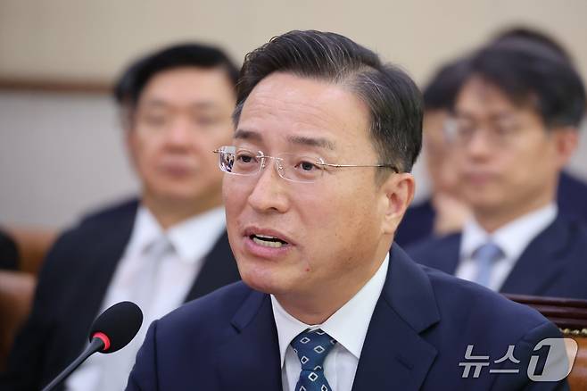 이정현 검찰총장 직무대행이 22일 서울 여의도 국회에서 열린 법제사법위원회의 공소청에 대한 국정감사에서 의원 질의에 답변하고 있다. 2026.10.22 ⓒ 뉴스1 신웅수 기자