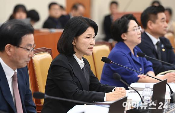 이진숙 국민의힘 의원이 12일 서울 여의도 국회에서 열린 과학기술정보통신위원회 국정감사에서 의사진행 발언을 하고 있다. [사진=곽영래 기자]