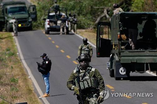 마약 카르텔 조직 검거에 나선 멕시코군 [AP=연합뉴스]