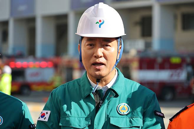 오세훈 서울시장이 지난 22일 서울 양천구 목동종합운동경기장에서 열린 2026년 하반기 재난 대응 안전한국훈련을 마친 뒤 발언하고 있다. 연합뉴스