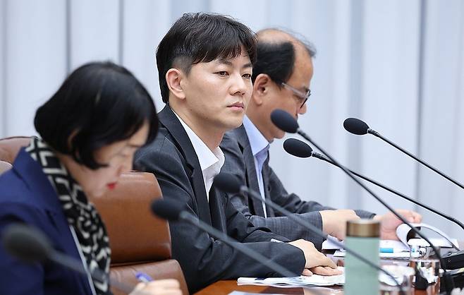 지난 8월 14일 이재명 대통령 주재로 청와대에서 열린 청년정책 전문가 간담회에 참석한 김태원 청년미래비서관. 연합뉴스