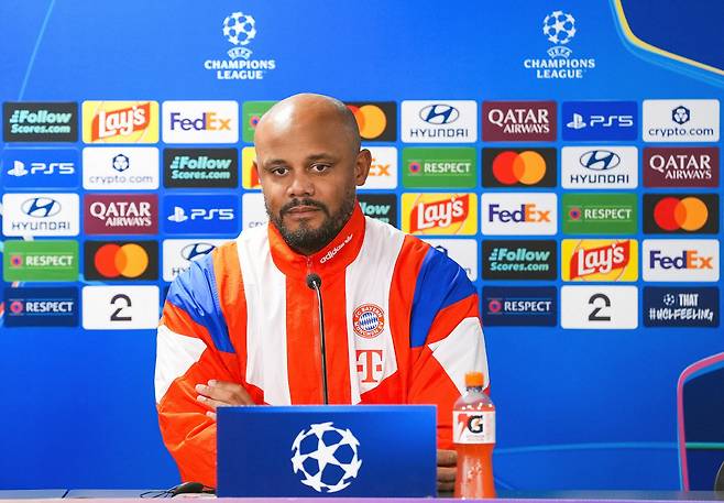 Bayern Munich's Belgian head coach Vincent Kompany addresses the MD-1 press conference on the eve of the UEFA Champions League match between Viking and FC Bayern Munich at Lyse Arena in Stavanger, Norway on October 12, 2026. (Photo by Lise Aserud / NTB / AFP) / Norway OUT







<저작권자(c) 연합뉴스, 무단 전재-재배포, AI 학습 및 활용 금지>