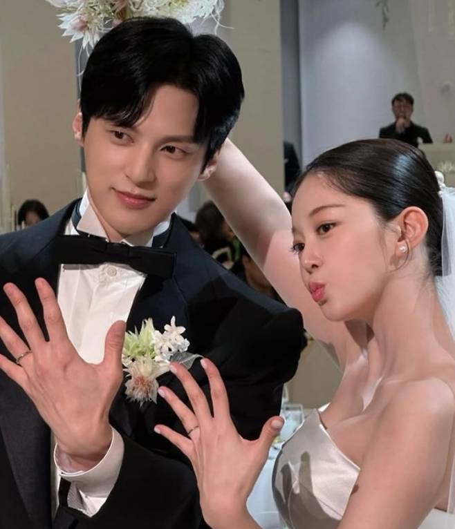 윤선우 김가은
