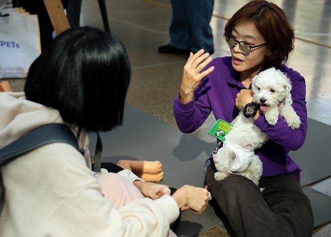 인천관광공사는 25일 상상플랫폼에서 반려인과 비반려인이 함께 즐기는 문화행사 '상플시네멍'을 개최했다(인천관광공사 제공). ⓒ 뉴스1