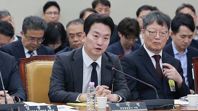 국회 과방위 종합감사에서 답변하는 박장범 KBS 사장