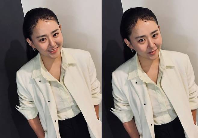 [서울=뉴시스] 26일 문근영은 소셜미디어(SNS)에 SBS 드라마 '우리들의 발라드2' 촬영장에서 찍은 사진을 올렸다. (사진=문근영 인스타그램 캡처)