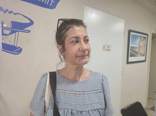 27일 이스라엘 텔아비브 시청 인근 투표소에서 투표를 마치고 인터뷰하는 유권자 탈리야 차디크씨. [촬영 김상훈]