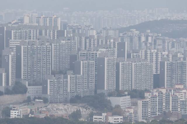 서울 남산에서 바라본 성북구 일대 모습. 연합뉴스