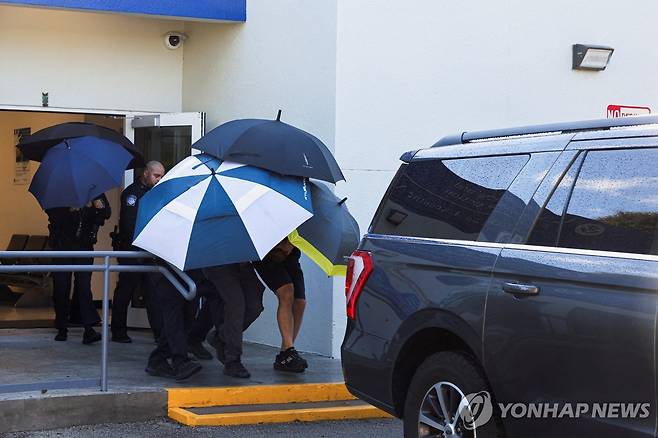 보우소나루가 도착한 공항 현장 [로이터=연합뉴스 자료사진. 재판매 및 DB 금지]