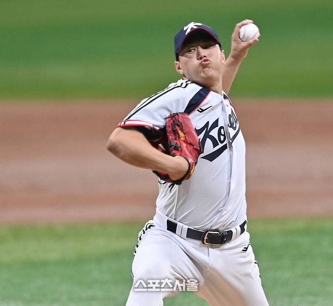 아시안게임 야구대표팀  배찬승이 역투하고 있다. 사진 | 최승섭기자 thunder@sportsseoul.com