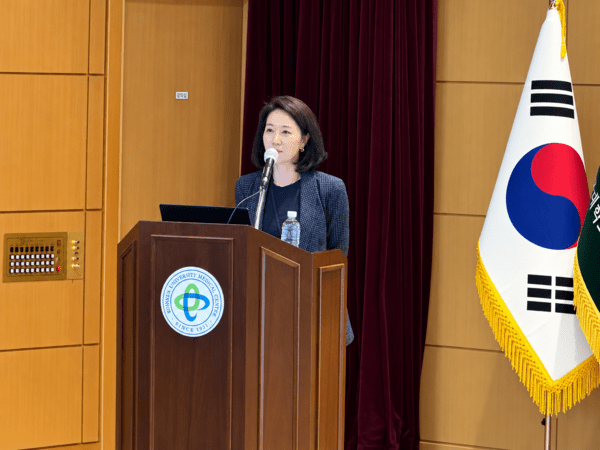 개회사를 전하는 정지향 대한인지중재치료학회 이사장(이화의대 신경과 교수) / 디멘시아뉴스