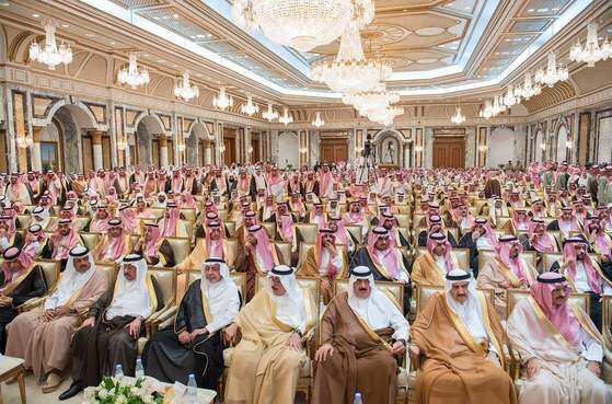지난 6월 빈 살만 왕자를 새로운 왕세자로 책봉하는 자리에 모인 사우디 왕가의 왕자들. [EPA=연합뉴스]