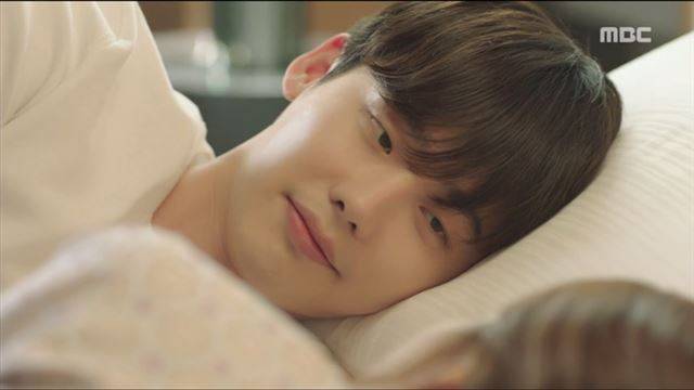 배우 이종석은 MBC '더블유'로 2016 MBC 연기대상에서 대상을 수상했다. MBC 방송화면 캡처