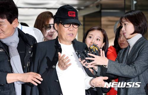 【서울=뉴시스】임태훈 기자 = 가수 조영남. 2017.10.18. taehoonlim@newsis.com