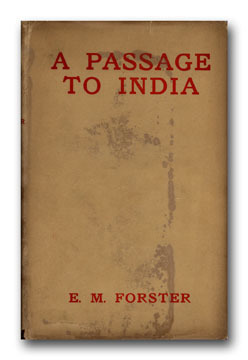 에드워드 모건(E. M.) 포스터의 <인도로 가는 길> 초판 표지. 이 작품은 “Weybridge, 1923”라는 두 단어로 끝나는데, 이는 지은이가 유목적 수선스러움에 대한 경멸, 그리고 고향을 떠나지 못한 스스로에 대한 조소를 담은 고의적인 ‘생략’으로 볼 수 있다. 위키피디아