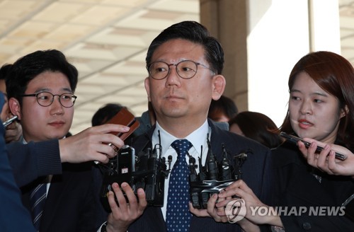 국정원 댓글 수사를 방해한 혐의로 구속된 장호중 전 부산지검장. [연합뉴스 자료사진]