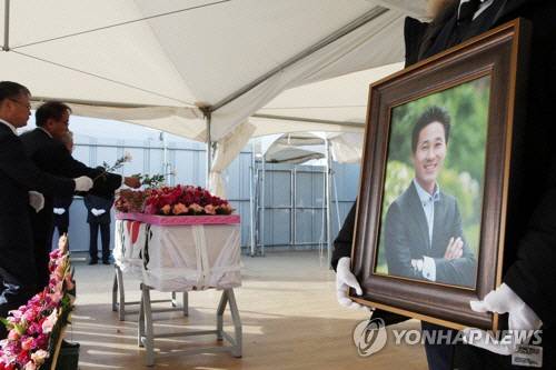 고창석 교사 영결식, ‘수영 능했지만 제자들 먼저 탈출 시키다가…’ 안타까움 더해