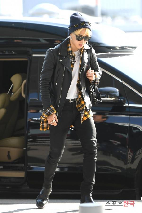 '아메리칸 뮤직 어워즈' 참석차 인천국제공항을 통해 미국 로스앤젤레스로 출국하고 있는 방탄소년단(BTS) 지민. 사진=장동규 기자 jk31@hankooki.com