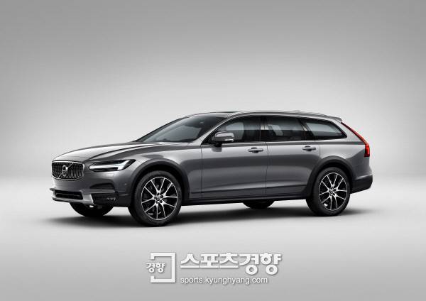 볼보 V90 크로스컨트리