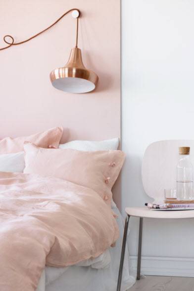 핑크 컬러는 부드럽고 온화한 성질 때문에 침실에 주로 쓰인다. /Elle Decor