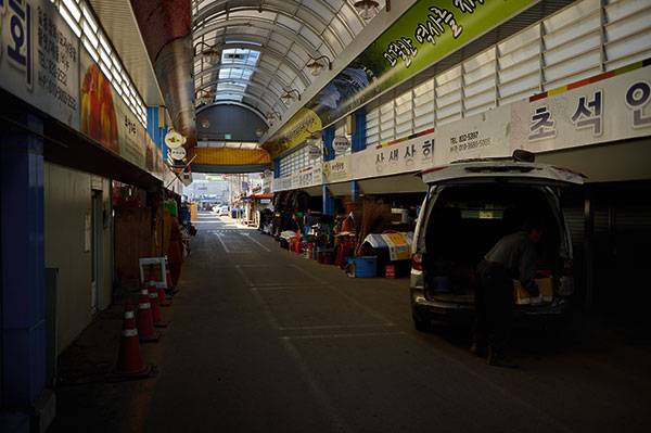 ⓒ시사IN 조남진 인구 소멸 지수가 높은 경상북도 의성군의 재래시장 풍경.
