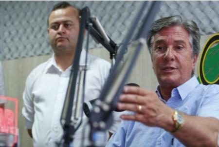브라질 헌정 사상 첫 탄핵 대통령이라는 불명예를 안고 있는 페르난두 콜로르 지 멜루 연방상원의원(오른쪽)이 올해 대선 출마를 선언했다. [브라질 뉴스포털 UOL]