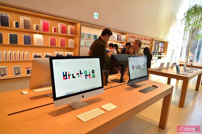 애플 가로수길 내부 모습