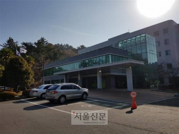 국립 소록도병원 본관 전경.소록도 오경진 기자 oh3@seoul.co.kr 국립 소록도병원 본관 전경.소록도 오경진 기자 oh3@seoul.co.kr