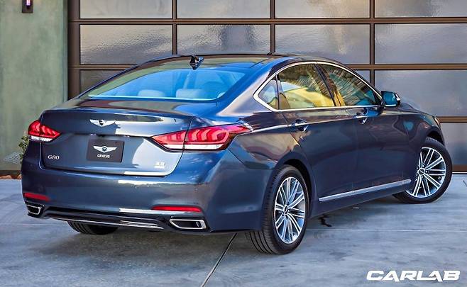 제네시스 G80 3.8 가솔린 뒷모습