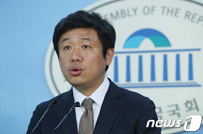 유의동 바른정당 수석대변인. 2017.11.15/뉴스1 © News1 박정호 기자