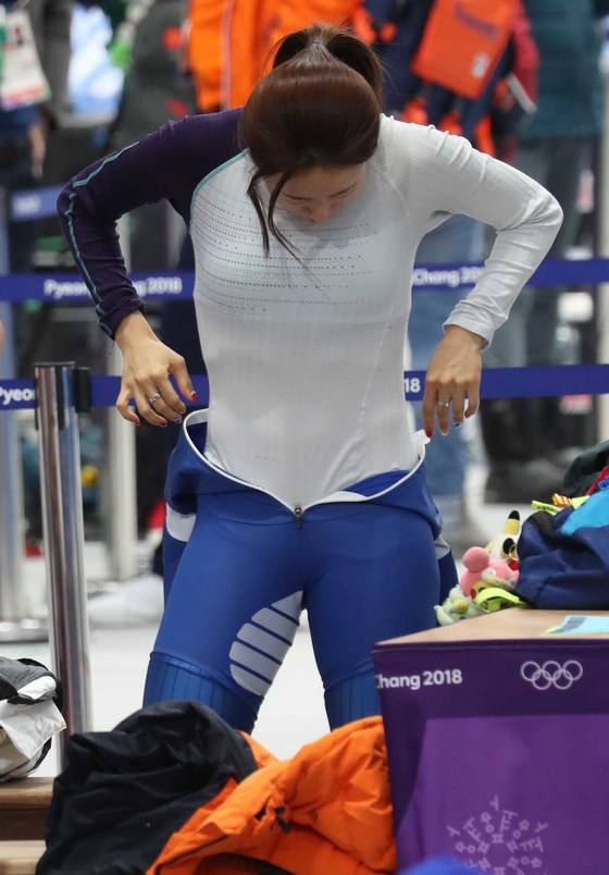 트리코(선수복)은 공기 저항을 최소화하기 위한 첨단 소재로 제작한다. 오종택 기자